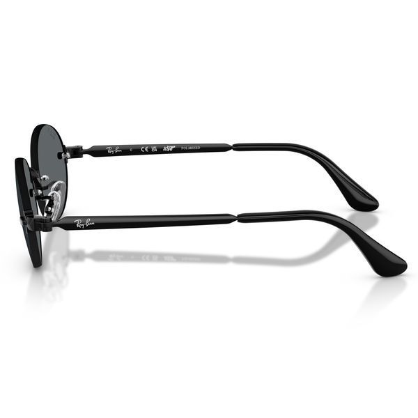 Вид сбоку на дужку очков Ray-Ban RB3929 A$AP Rocky, показывающий черный металл, логотип AWGE и надпись POLARIZED